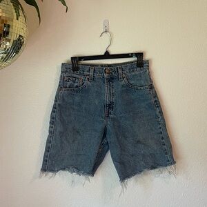 Levi’s 555 Relaxed Fit, Straight Leg Cutoff shorts, size 30